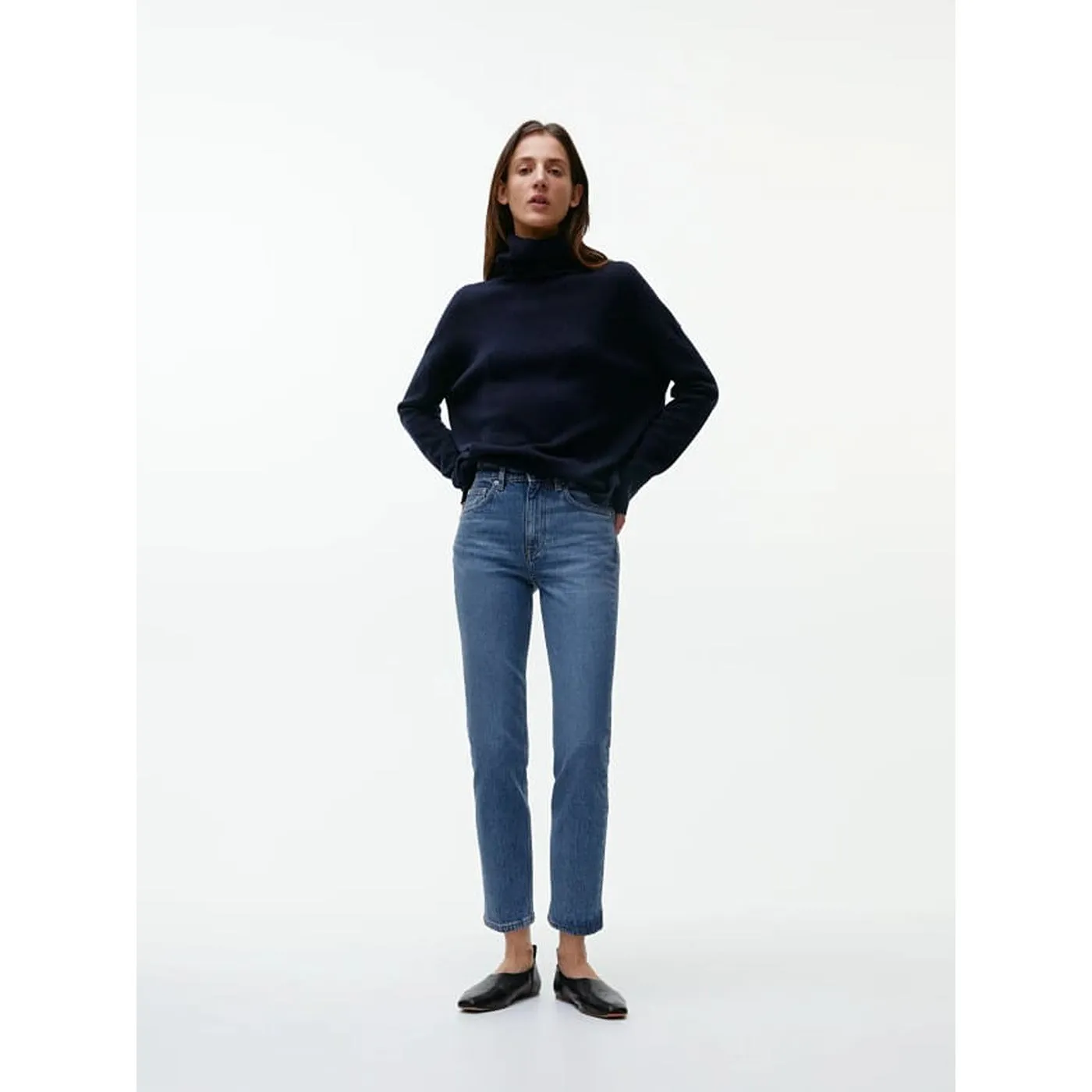 AR Regular Cropped Jeans